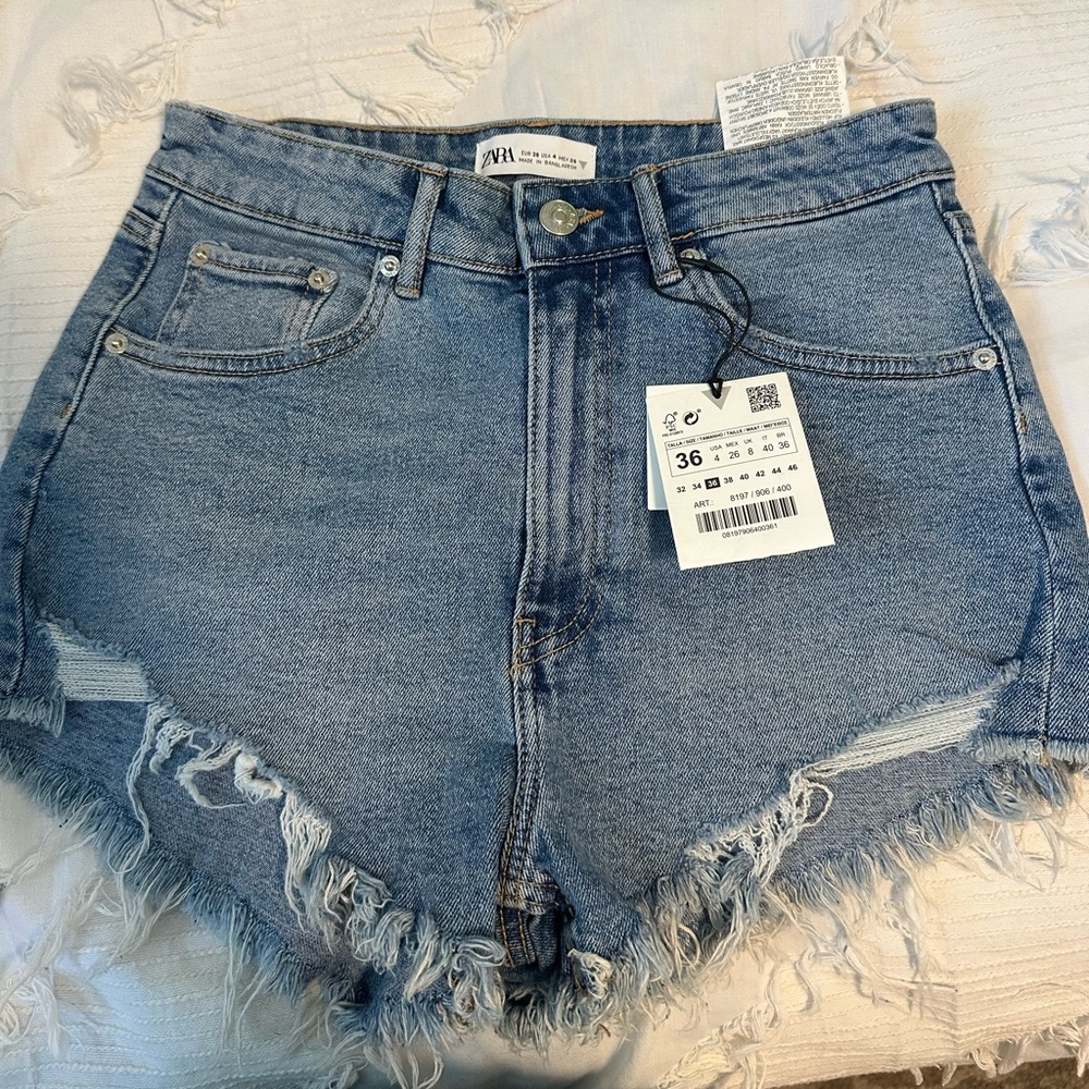 Zara denim shorts. New with tags. Size 4.